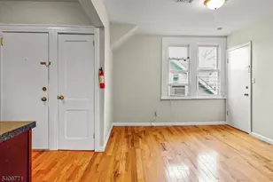 117 Parkview Terrace, Newark, NJ 07112 - Photo 13