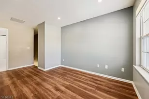 1075 Ash Dr, Mahwah, NJ 07430 - Photo 19