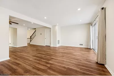 1075 Ash Dr, Mahwah, NJ 07430 - Photo 13