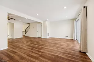 1075 Ash Dr, Mahwah, NJ 07430 - Photo 13