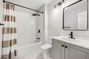 1075 Ash Dr, Mahwah, NJ 07430 - Photo 21