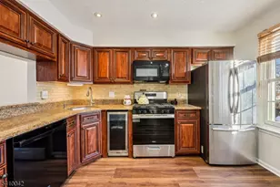 1075 Ash Dr, Mahwah, NJ 07430 - Photo 15