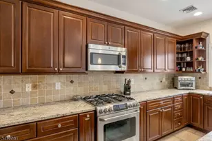 682 Greeley Ave, Fairview, NJ 07022 - Photo 11