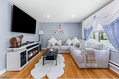 310 Stockton Ave, Roselle, NJ 07203 - Photo 5