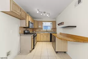 530 Broadway, Elizabeth, NJ 07206 - Photo 9