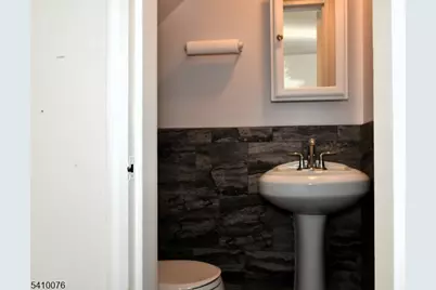 41 Elmwood Ter #41, Elmwood Park, NJ 07407 - Photo 11