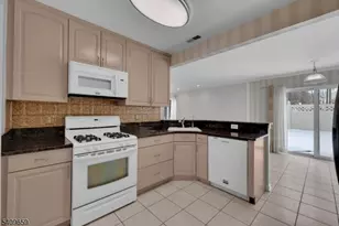 4 Tanglewood Way, Mount Olive, NJ 07828 - Photo 19