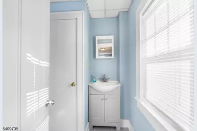 35 Leigh St, Clinton, NJ 08809 - Photo 17