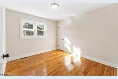 28 Toronto Ct, Maplewood, NJ 07040 - Photo 13