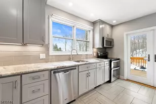 34 Bayview Ave, Hopatcong, NJ 07843 - Photo 5