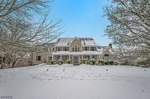 10 Red Robin Way, Raritan Township, NJ 08822 - Photo 1