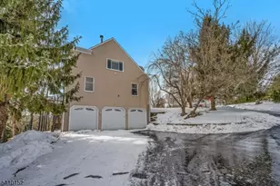 10 Red Robin Way, Raritan Township, NJ 08822 - Photo 27