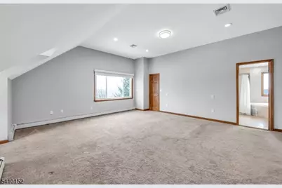 10 Red Robin Way, Raritan Township, NJ 08822 - Photo 13