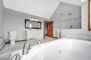 10 Red Robin Way, Raritan Township, NJ 08822 - Photo 17