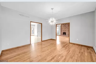 10 Red Robin Way, Raritan Township, NJ 08822 - Photo 5