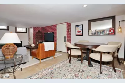 2 Maysenger Rd, Mahwah, NJ 07430 - Photo 19