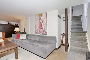 2 Maysenger Rd, Mahwah, NJ 07430 - Photo 17