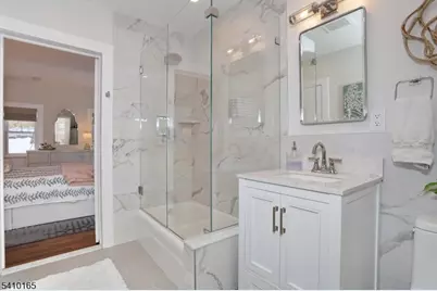 2 Maysenger Rd, Mahwah, NJ 07430 - Photo 13