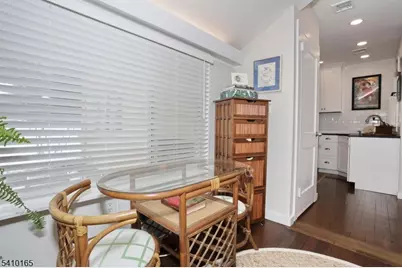 2 Maysenger Rd, Mahwah, NJ 07430 - Photo 9