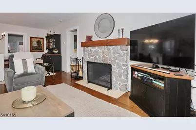 2 Maysenger Rd, Mahwah, NJ 07430 - Photo 3