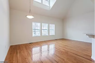 31 Magnolia Terrace, Springfield Twp., NJ 07081 - Photo 3