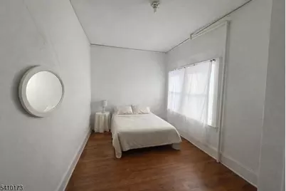 55 Walnut St #1 R, Montclair, NJ 07042 - Photo 3