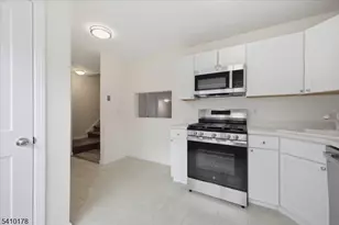 13 Morgan Pl, East Brunswick Township, NJ 08816 - Photo 7