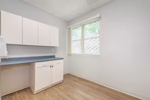 504 Hamburg Tpke, Wayne, NJ 07470 - Photo 5