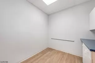 504 Hamburg Tpke, Wayne, NJ 07470 - Photo 7