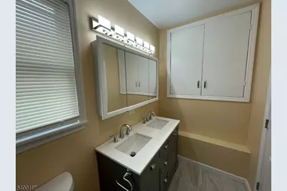 25 Bayview Ave, Newark, NJ 07112 - Photo 9