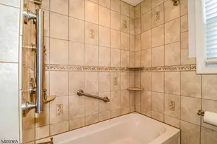 131 Fairfield Ave, Woodbridge Township, NJ 08863 - Photo 15