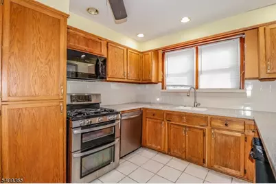 131 Fairfield Ave, Woodbridge Township, NJ 08863 - Photo 9