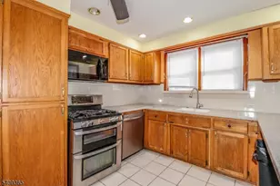 131 Fairfield Ave, Woodbridge Township, NJ 08863 - Photo 9