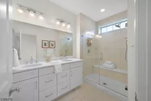 32 Gala Ct, Livingston Twp., NJ 07039 - Photo 7