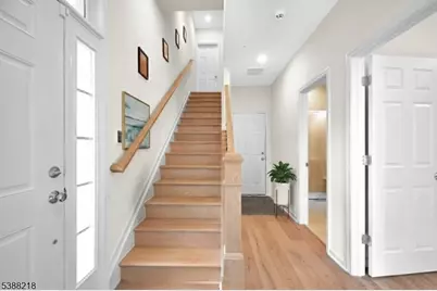 32 Gala Ct, Livingston Twp., NJ 07039 - Photo 5