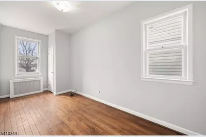 16 Loretta St, Clifton, NJ 07011 - Photo 9