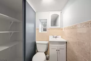 16 Loretta St, Clifton, NJ 07011 - Photo 21