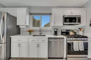 85 Sycamore Ct Ondo, Bernards Township, NJ 07920 - Photo 5