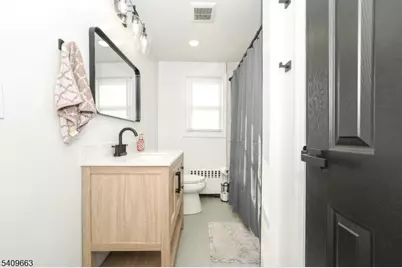 332 Macarthur Ave, Garfield, NJ 07026 - Photo 9