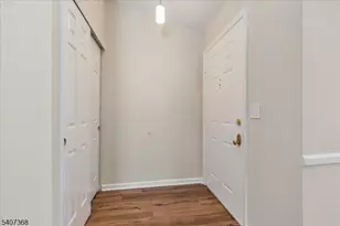 62 Smithfield Ct, Bernards Township, NJ 07920 - Photo 3