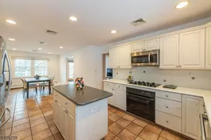 36 Yellow Brick Rd, Wayne Twp., NJ 07470 - Photo 13