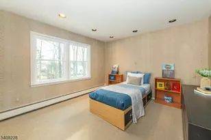 36 Yellow Brick Rd, Wayne Twp., NJ 07470 - Photo 29