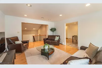 36 Yellow Brick Rd, Wayne Twp., NJ 07470 - Photo 7