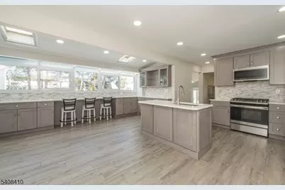 9 Robert Dr, East Hanover Township, NJ 07936 - Photo 3