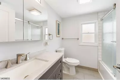 847 Dennis Pl, Linden, NJ 07036 - Photo 7