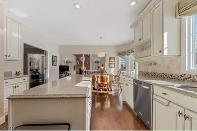 1 Yard Ct, Raritan Township, NJ 08822 - Photo 13