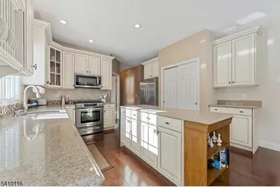 1 Yard Ct, Raritan Township, NJ 08822 - Photo 11