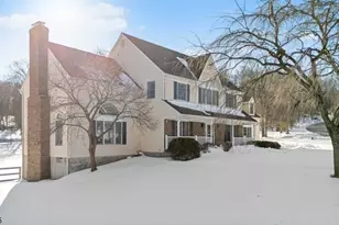 1 Yard Ct, Raritan Township, NJ 08822 - Photo 3