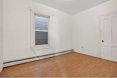 1110 Hampton Pl, Elizabeth, NJ 07201 - Photo 11