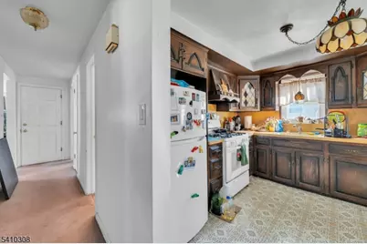 648 Milton Ave, Lyndhurst Township, NJ 07071 - Photo 19